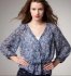 Blusa a fiori incrociata