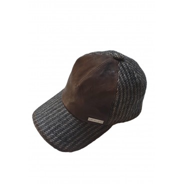 Cappello in lana e pelle