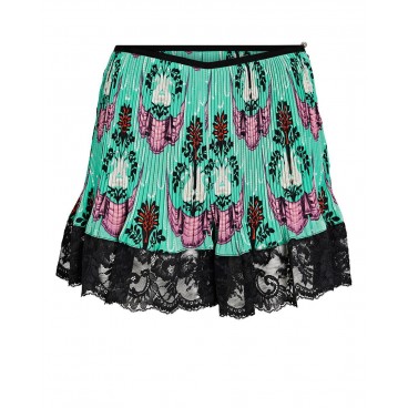 Shorts plissè con pizzo Shorts plissè con pizzo