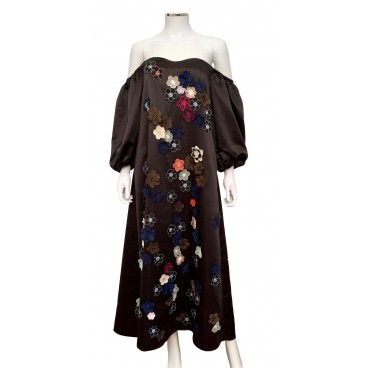 Abito nero lungo con fiori