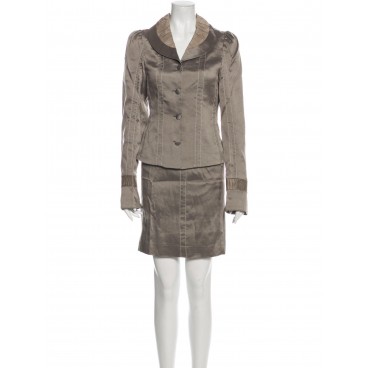Tailleur in seta grigio 