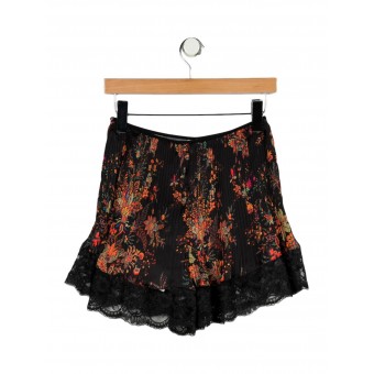 Shorts plissè con pizzo