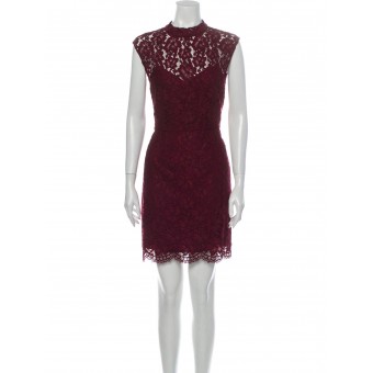 Abito bordeaux in pizzo 