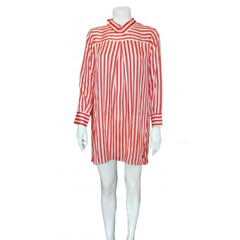 Abito a righe rosso e bianco
