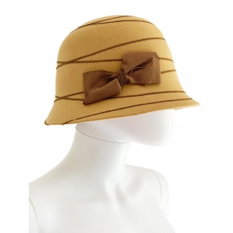 Cappello con tese color beige