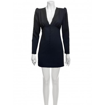 Abito nero con scollo a V