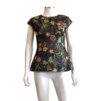 Top fiorito a maniche corte