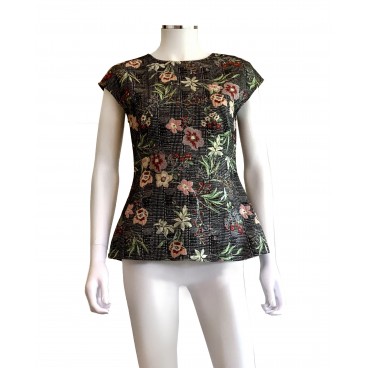 Top fiorito a maniche corte