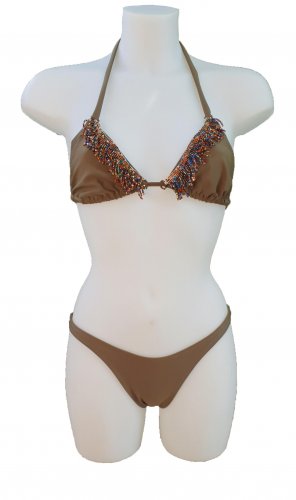 Costume due pezzi verde militare con perline 